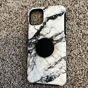 OtterBox Pop socket IPhone 11 Pro Max case